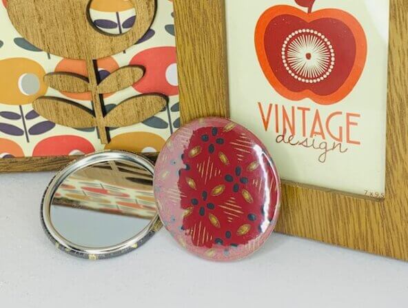 Badge vintage miroir "D&F2004"