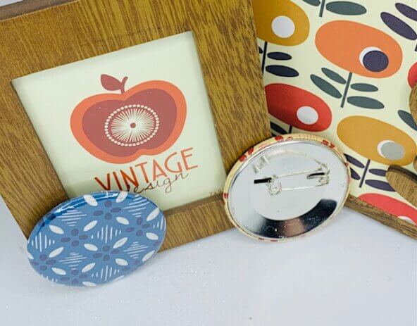 Badge vintage  "D&F3005"